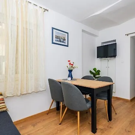 With Parking Space - 27452 Apartment *