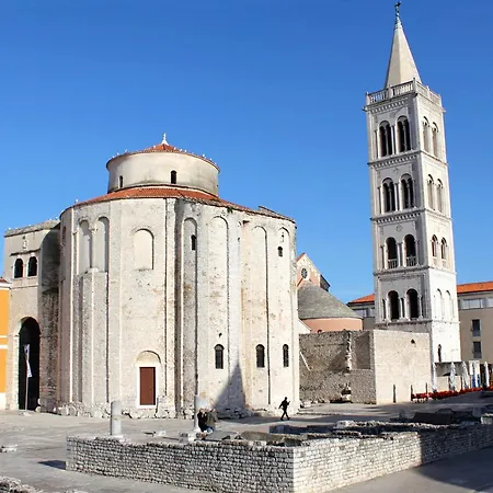 With Parking Space - 27452 Zadar